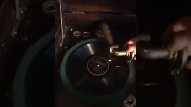 "Demonstrating a Melophone Cabinet Gramophone" made C 1922 смотреть онлайн