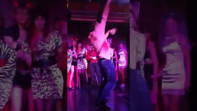 Хеллоуин в клубе 7 смотреть онлайн