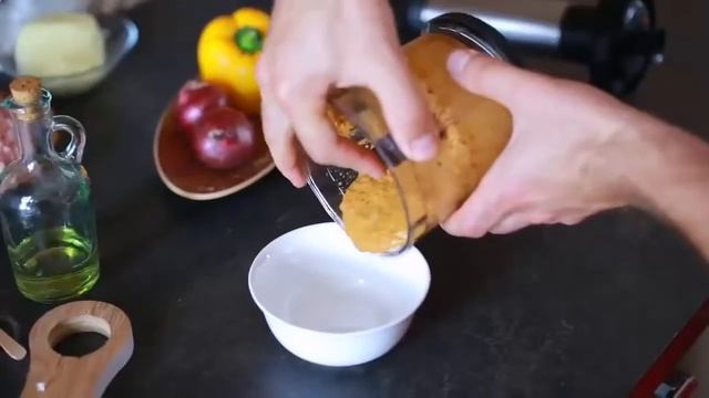 Итальянская пицца с мясным фаршем и сладким перцем смотреть онлайн