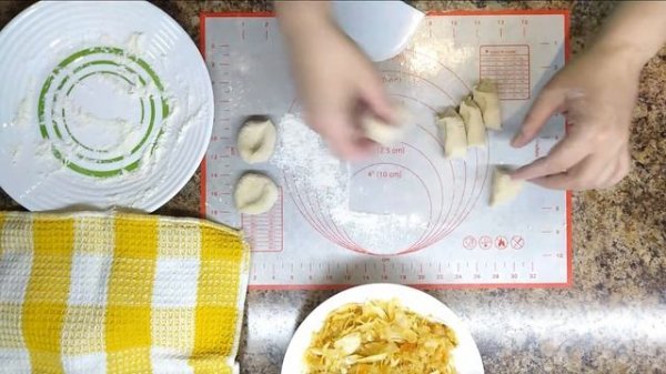 ?ВАРЕНИКИ С КВАШЕНОЙ КАПУСТОЙ НА ЗАВАРНОМ ТЕСТЕ/VARENIKI WITH Sauerkraut on boiled dough