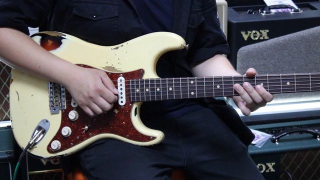 Fender Custom Shop 60's Strat Relic Vintage White Over Sunburst - Custom Shop Sundays смотреть онлайн