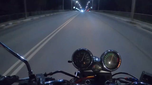 Honda cb 400 по ночному городу смотреть онлайн