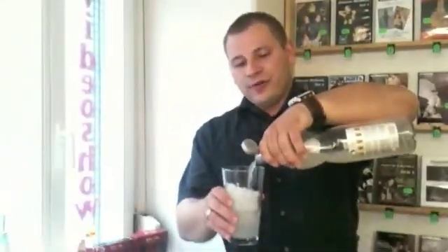 "Hawaii Blue" Cocktail Tutorial смотреть онлайн