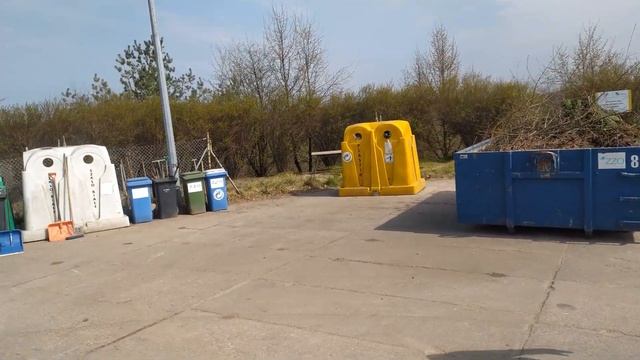 Дальнобойщиком в Европу. Сортировка мусора. Подработка. Купаты на мангале. смотреть онлайн