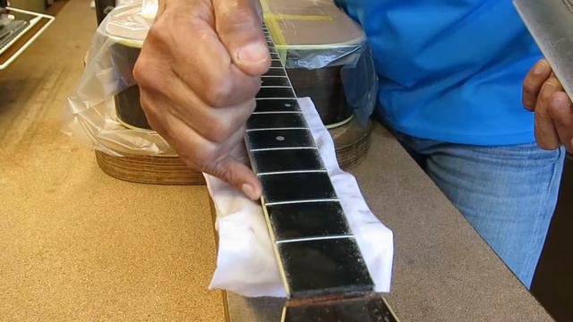 Fret edge filing on S.Yairi YD-304 смотреть онлайн