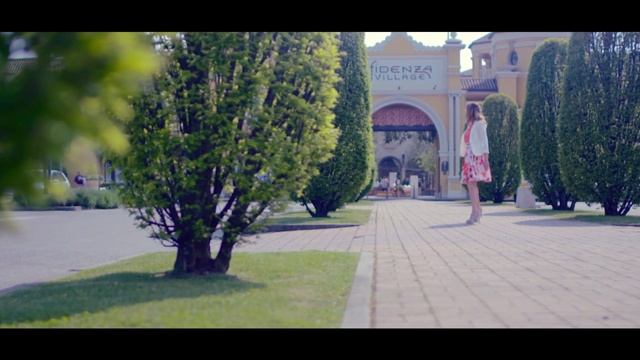 Chic Outlet - Fidenza Village смотреть онлайн