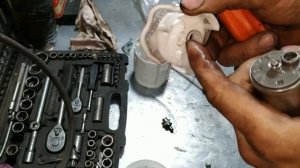 Замена топливного фильтра (бензонасоса) HONDA CR-V 2015 (USA)