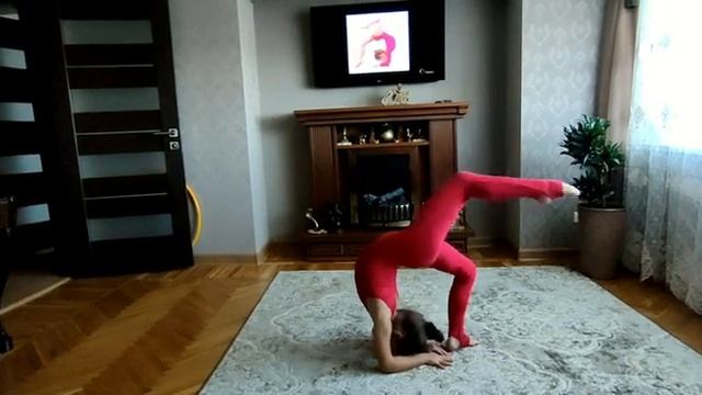 Повторяю позы гимнасток (7 лет) смотреть онлайн