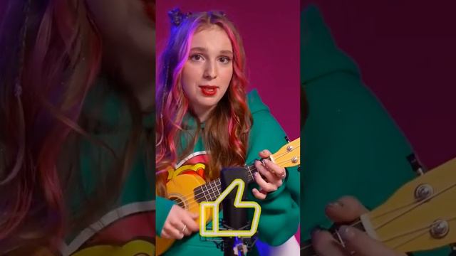 Риви играет на укулеле🤪 смотреть онлайн