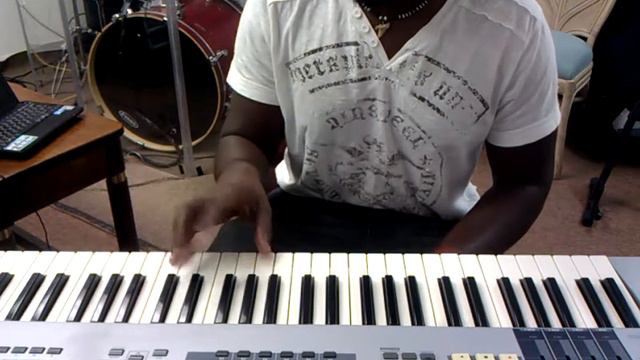 The Battle Is The Lords - Key Of C intro (Yolanda Adams) part 1 смотреть онлайн