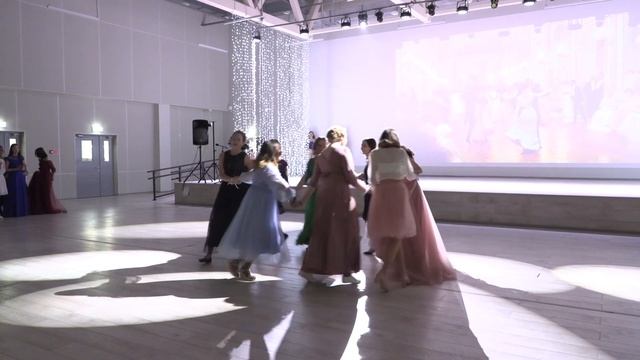 Бал. Выступления. 7 классы корпус Т смотреть онлайн
