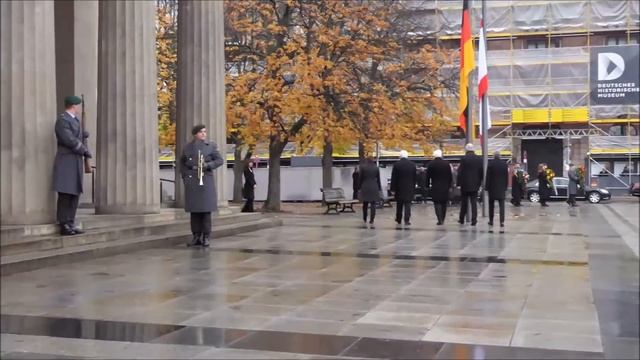 Ehrenposten Neue Wache Volkstrauertag 2019 смотреть онлайн