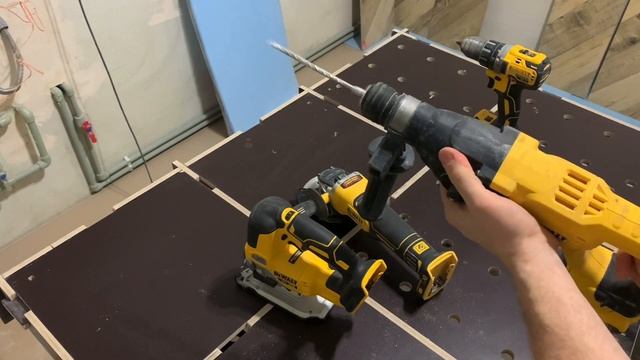 Аккумуляторный инструмент Dewalt
