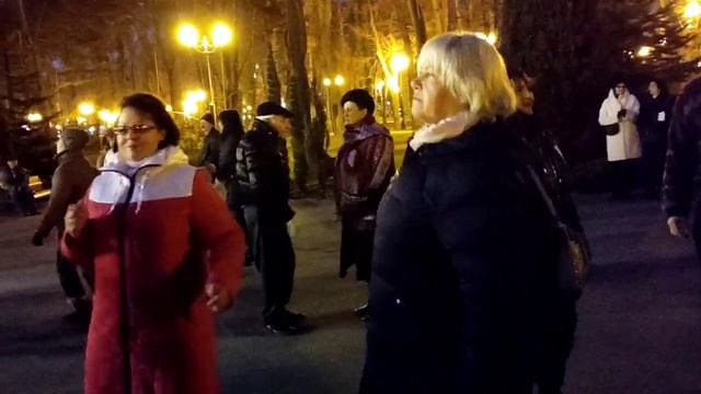 ЗАМАНИЛА, СОБЛАЗНИЛА!???/ТАНЦЫ В ПАРКЕ ГОРЬКОГО ХАРЬКОВ смотреть онлайн