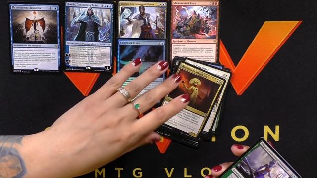 Открываем дисплей бустеров Войны искры с Виолеттой и Митей MTG Booster Box Opening War of the Spark смотреть онлайн