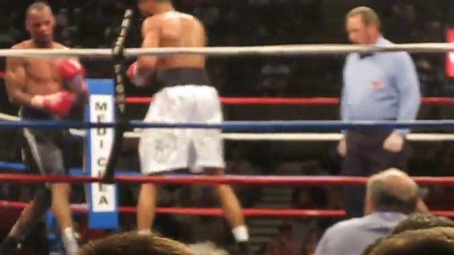 Broderick Antoine vs Ty barnett Salisbury MD april 2010 смотреть онлайн
