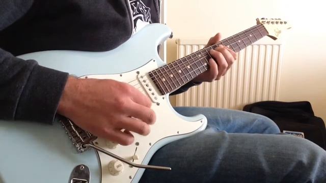 Just messing around with a Eric Johnson fuzz face смотреть онлайн