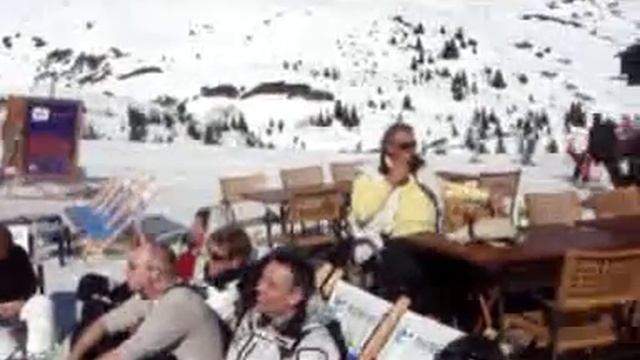 Ski Trip to La Tania смотреть онлайн