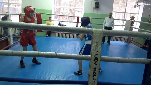 Елисей Годовиков (синий угол), Первая перчатка январь 2018 - 2 раунд смотреть онлайн