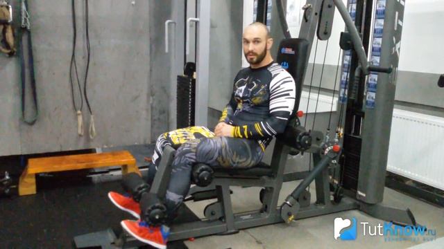 Разгибание ног в тренажере сидя - ошибки в упражнении и техника выполнения смотреть онлайн