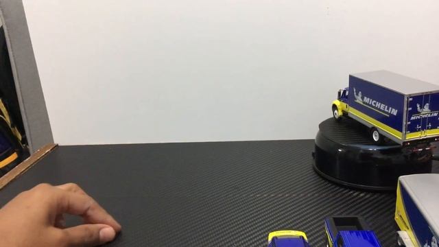Greenlight Hitch & Tow Racing Series 1 | MICHELIN SERIES смотреть онлайн