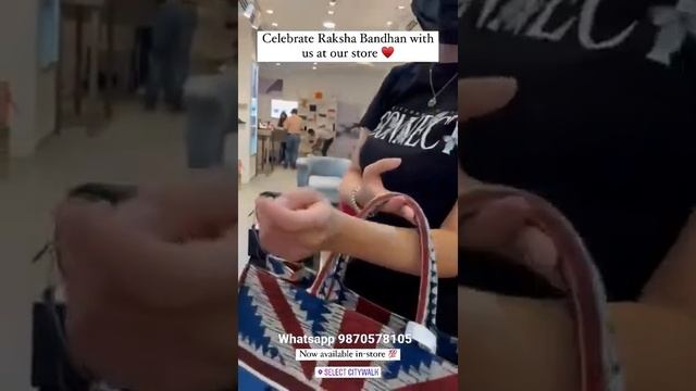 Christian Dior Book Tote смотреть онлайн