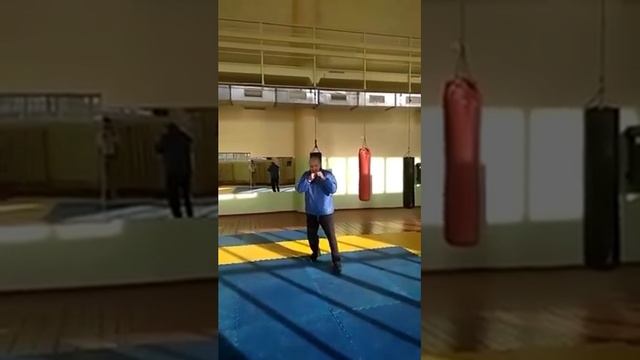 Камполянский тренер по боксу Руслан Минсалихович Гирфанов дал видеоинструкции для тренировок смотреть онлайн