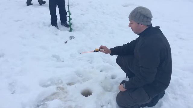 Бездонное озеро рыбалка 3 смотреть онлайн