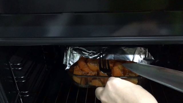 Тыква с сахаром, корицей и кунжутом.