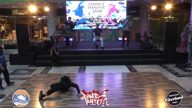 Dance Traffic Jam. Брейк данс баттл. bboy Token vs bboy Мешок смотреть онлайн