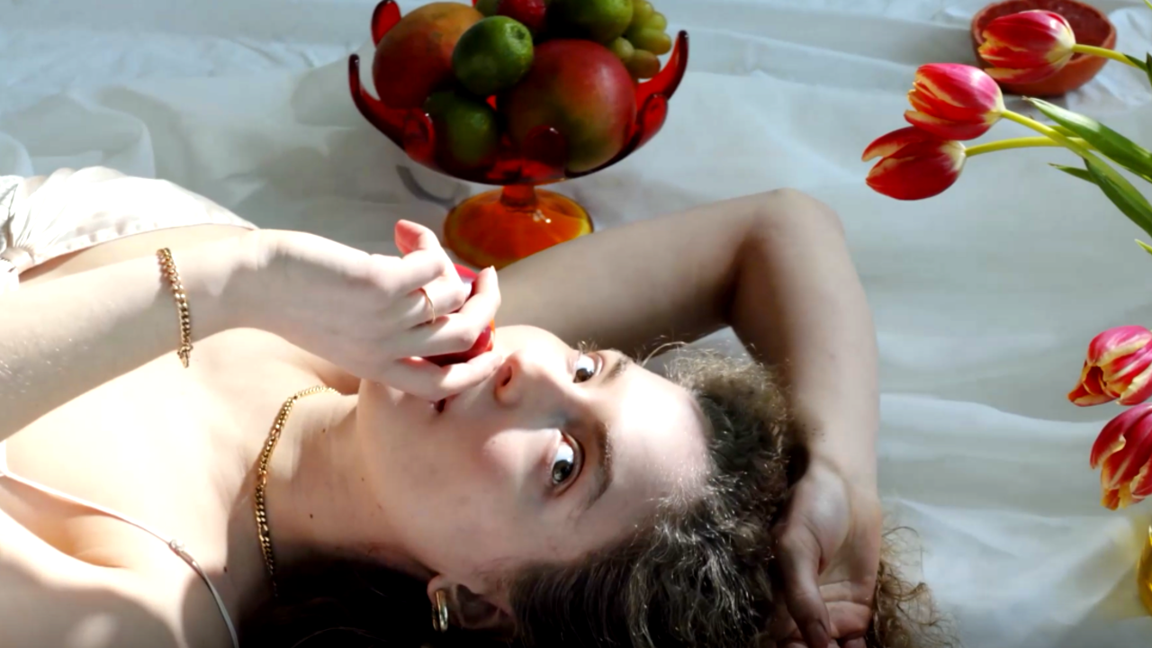 МАРТА и ФРУКТЫ!.mp4 смотреть онлайн