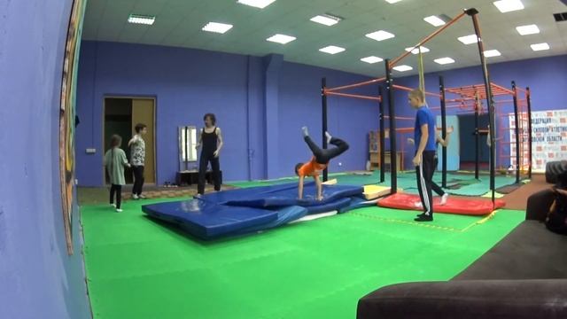 НаРодная ГимнАсТиКа 125-1 в Клубе Воздушно-Силовой Атлетики. СКК "Вместе" смотреть онлайн