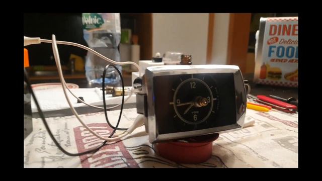 Mercedes Ponton VDO Uhr mechanisch und elektromechanisch смотреть онлайн