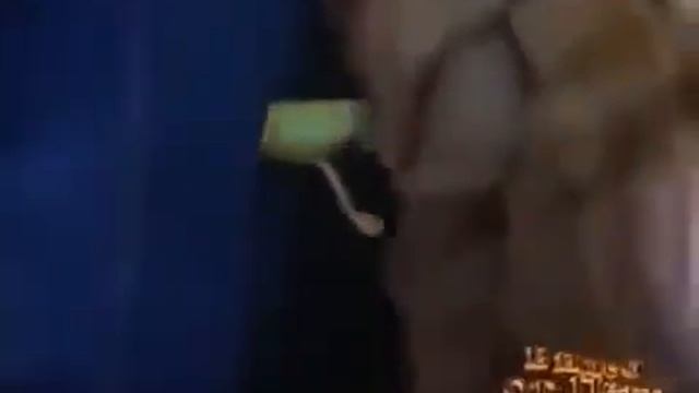 ВИДЕО ПРИКОЛЫ НА СВАДЬБЕ КОНКУРС ПОЧИСТИТЬ БАНАН У ПАРНЯ МЕЖДУ НОГ ЗУБАМИ смотреть онлайн