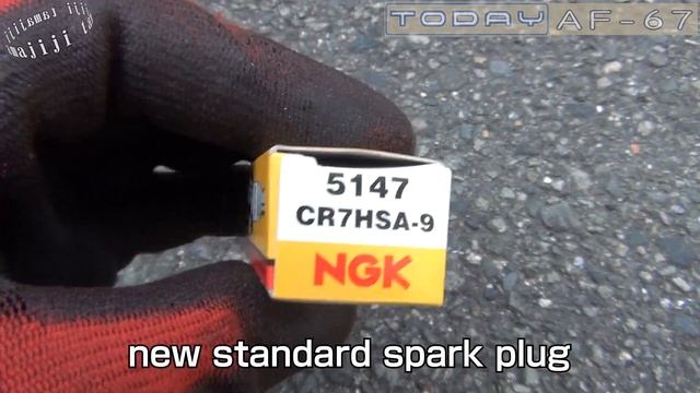 Honda Today AF67 scooter Difficult to replace spark plugs ホンダ Today【AF67】スパークプラグ交換は手間がかかります смотреть онлайн