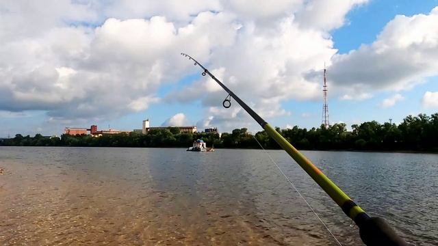№ 17 / Рыбалка со спиннингом в центре Твери / Спиннинг / Река Волга / Тверь смотреть онлайн