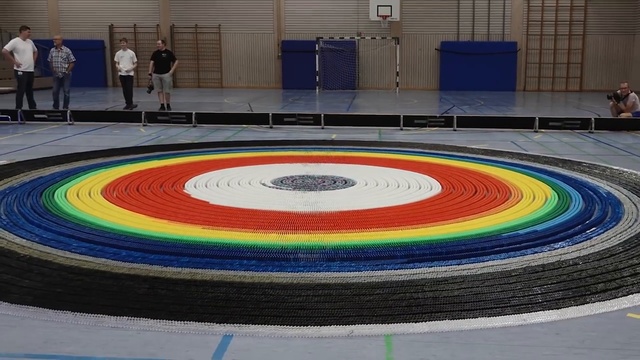 WORLD RECORD SPIRAL - Biggest Spiral Ever Made! (84,790 Dominoes)