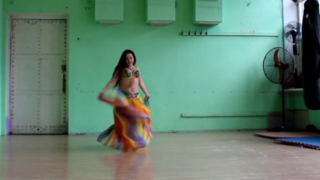 Oriental dance of Kseniya with a shawl смотреть онлайн