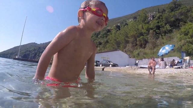 маша ныряет