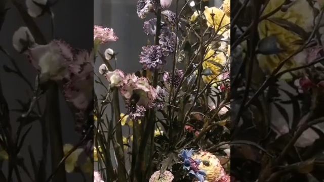 Фарфоровый букет - из коллекции Цвингера в музее Дрездена. смотреть онлайн