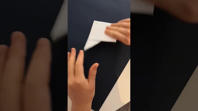 КАК СДЕЛАТЬ БУМАЖНУЮ БАБОЧКУ МОТЫЛЬКА без клея и ножниц. смотреть онлайн