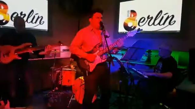 Old love (Eric Clapton & Robert Cray's cover) смотреть онлайн