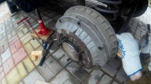 Как снять прикипевший тормозной барабан НА ЛЮБОМ АВТО. НИВА Chevrolet NIVA Снять тормозной барабан