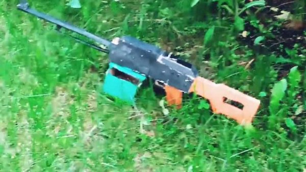 Сделал пулемёт калашникова из картона