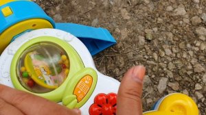 Детский влог. Играем на музыкальном инструменте. Вика маленький музыкант