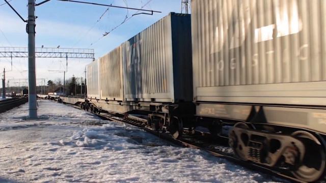 Тепловоз ЧМЭ3-3888 на манëврах с грузовым поездом и приветливый машинист!