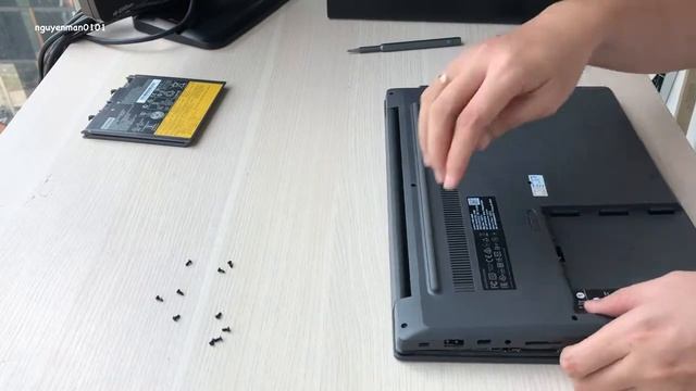 Laptop Lenovo Ideapad v330 14IKBR (15IKB) | How to upgrade HDD/SSD and RAM смотреть онлайн