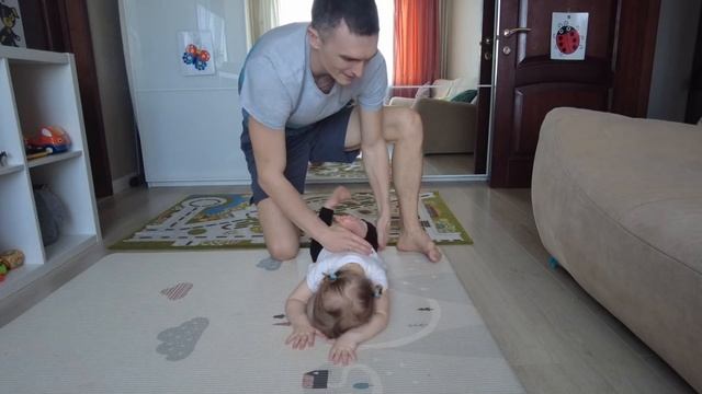 Детская тренировка по гимнастике дома / Ульяна 1г. 5мес. смотреть онлайн