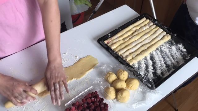 Homemade cake preparation "Woodpile". Cooking process traditional a tasty pastry. смотреть онлайн