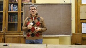 О задаче трех тел